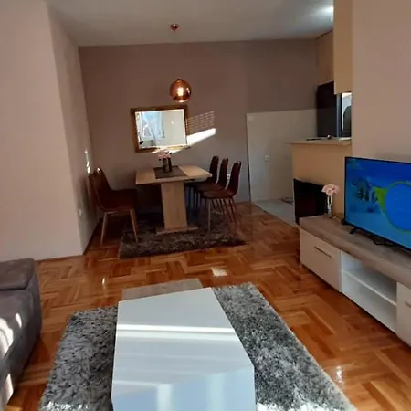 Apartment Lav *