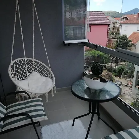 Διαμέρισμα Lav Τρέμπινιε